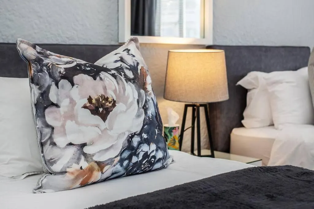 Beachcomber Sunset Sleeper Cape Town Daire