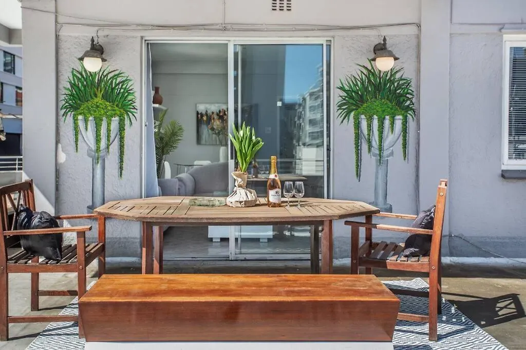 Beachcomber Sunset Sleeper Cape Town Daire