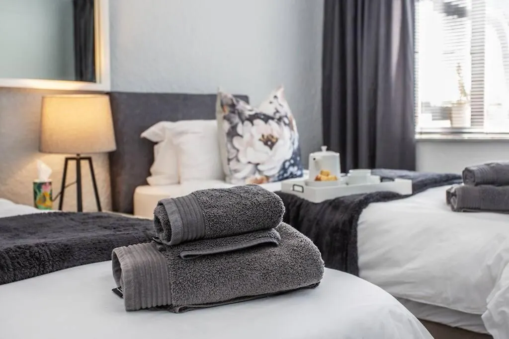 Beachcomber Sunset Sleeper Cape Town Daire